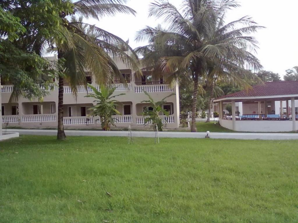 Mansea Beach Hotel Kololi Ngoại thất bức ảnh