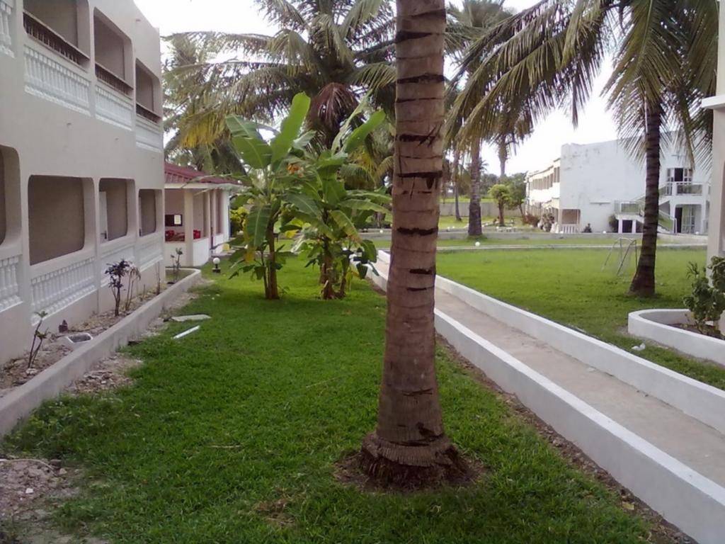 Mansea Beach Hotel Kololi Ngoại thất bức ảnh