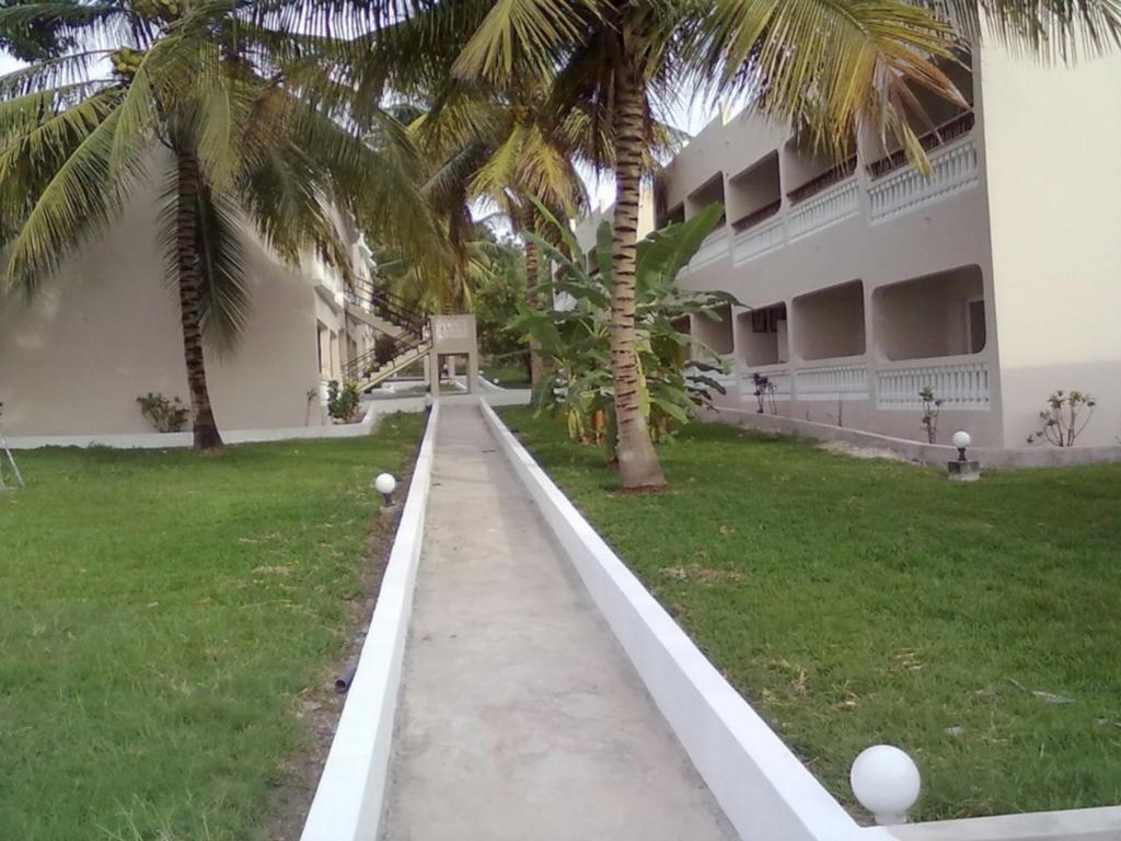 Mansea Beach Hotel Kololi Ngoại thất bức ảnh