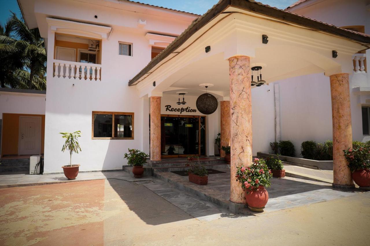 Mansea Beach Hotel Kololi Ngoại thất bức ảnh