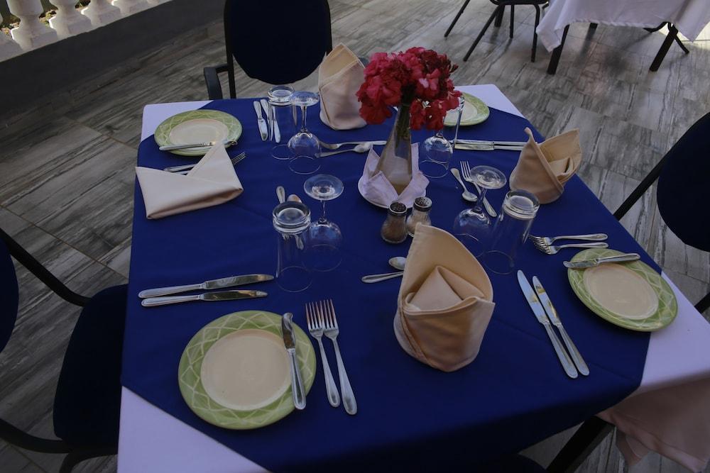 Mansea Beach Hotel Kololi Ngoại thất bức ảnh